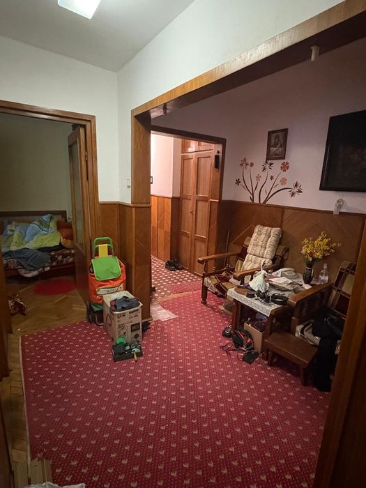 Vînd apartament 2 camere tip AN lîngă PiațaRogerius  Oradea.