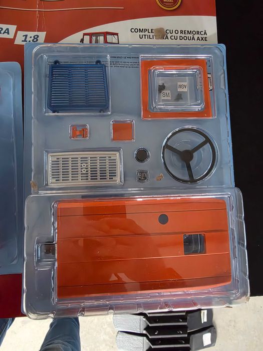 Macheta Universal 650 Scara 1:8