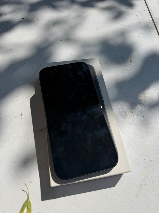 iPhone 16, stare 92%, în cutie, cu garanție de 1 lună.