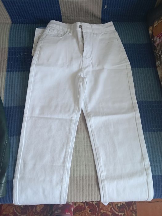 Вещи женские , джинсы