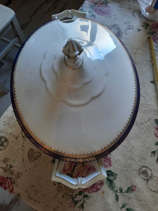 Продавам супник и чиния-плато