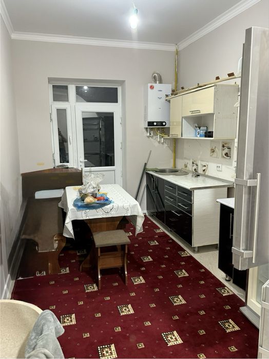 Вогзал олдида 2 хонали квартира сотилади.