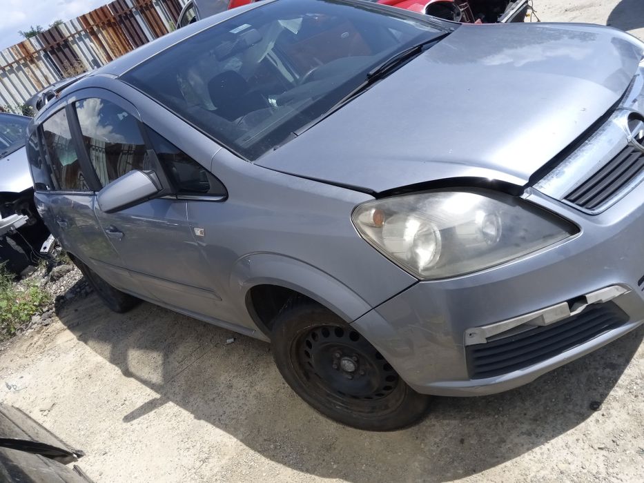 Опел зафира Б 1.6 фабричен метан на части