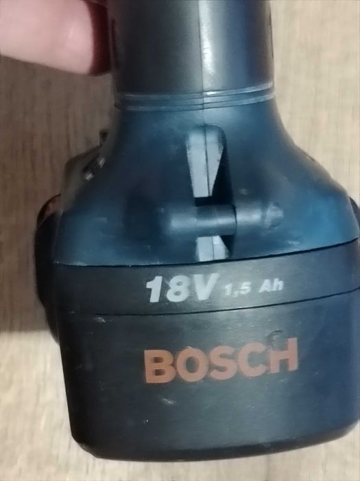 Autofiletanta si masina de gaurit BOSCH cu 2 acumulatori si incarcator