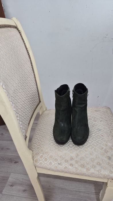 Ботинка женская  стойкий каблук