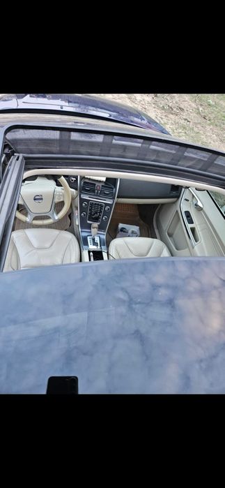 Vând Volvo XC 60 2013