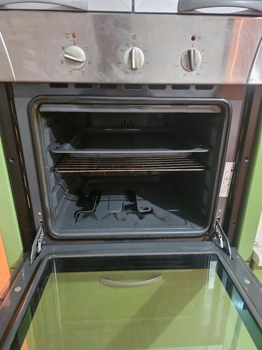 Продаю духовой шкаф