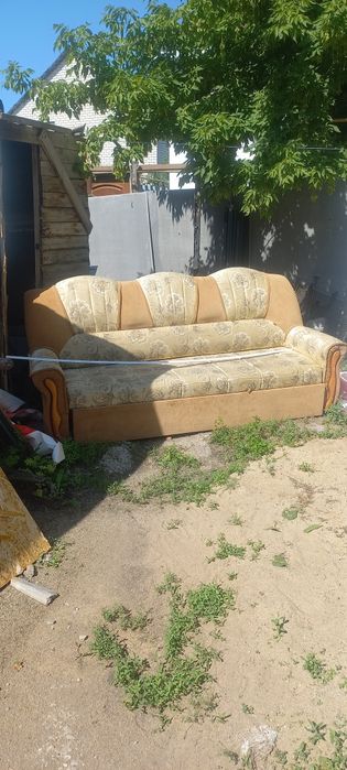 Отдам даром диван б.у