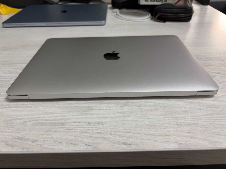 MacBook Air M1 8/256, полный комплект
