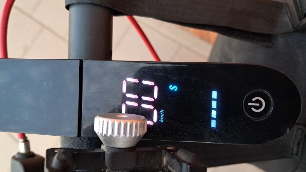 Продаётся электро самокат kuquay