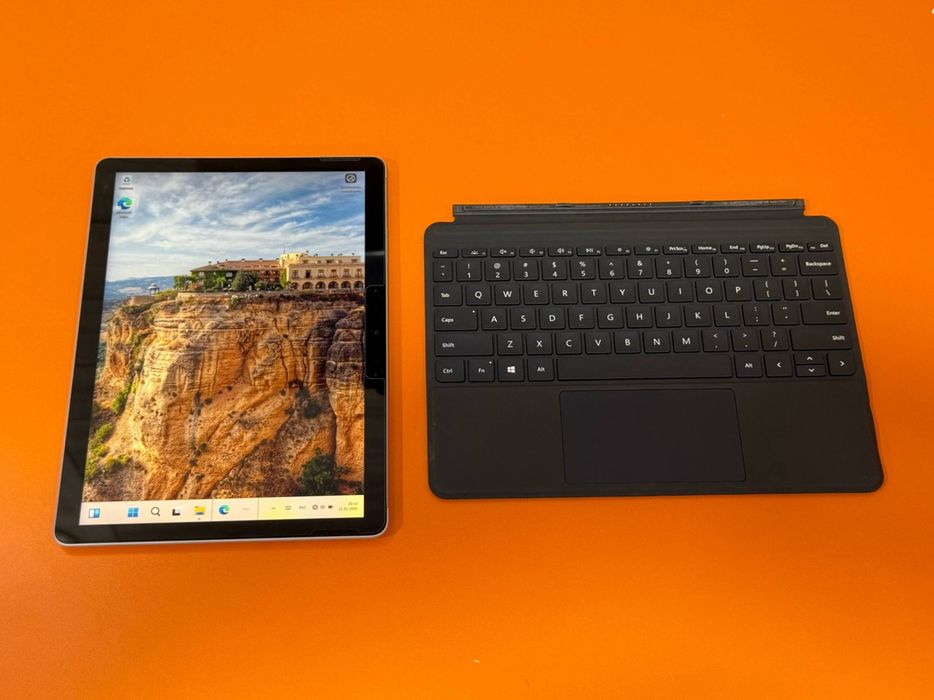 Продается Microsoft Surface Go3