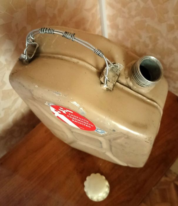 Продам бак, емкость, канистра, для воды, для дома.