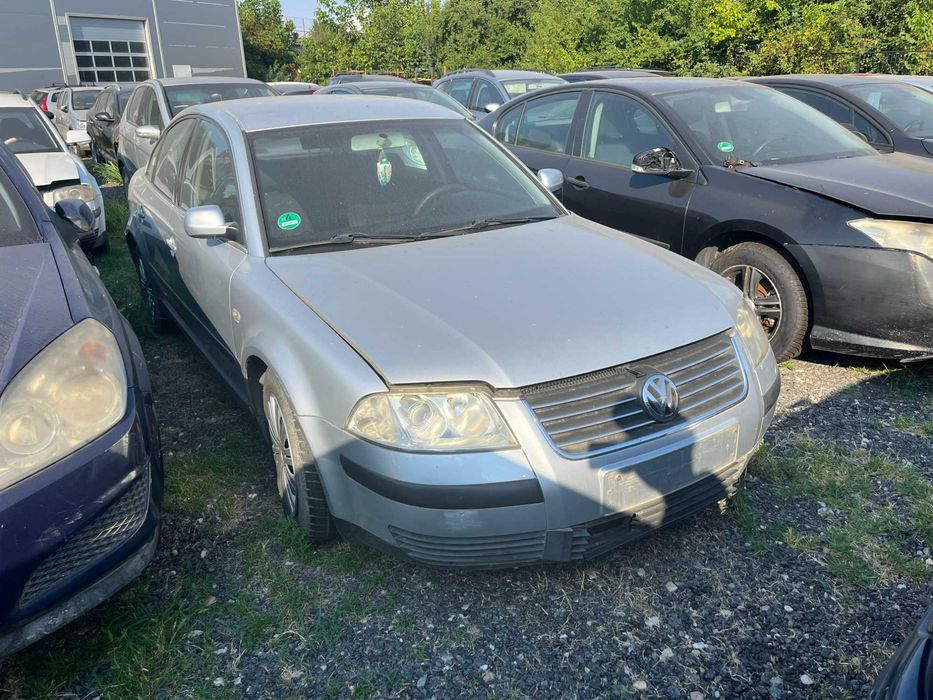 Dezmembrez VW Volkswagen Passat B5.5 berlina gri argintiu 1,9 TDI 2002