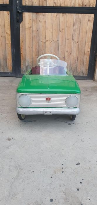 Ретро кола с педали Москвич