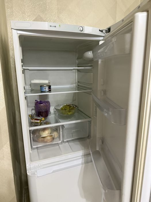 Холодильник indesit
