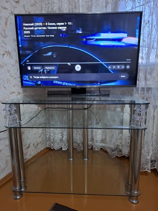 Тумба стеклянная под телевизор