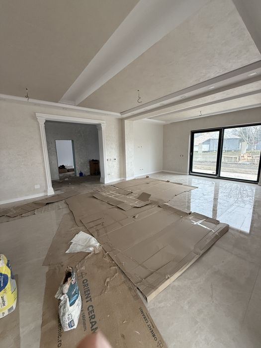 Vând casă in Aroneanu in cenntru