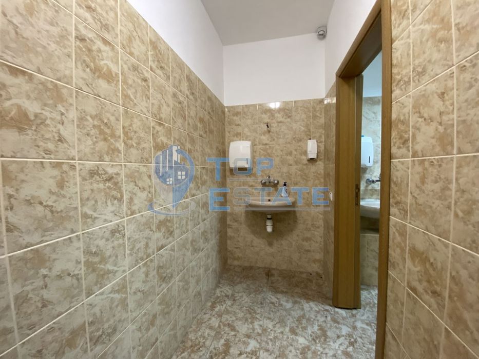 Продава се Офис в Горна Оряховица - 390 кв.м за 301 €/кв.м - Снимка #7