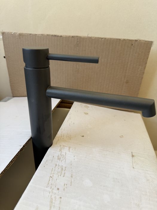 Смесител интер керамик-черен