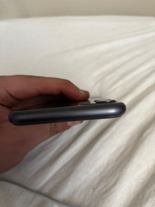 Телефон iphone 11 64 gb