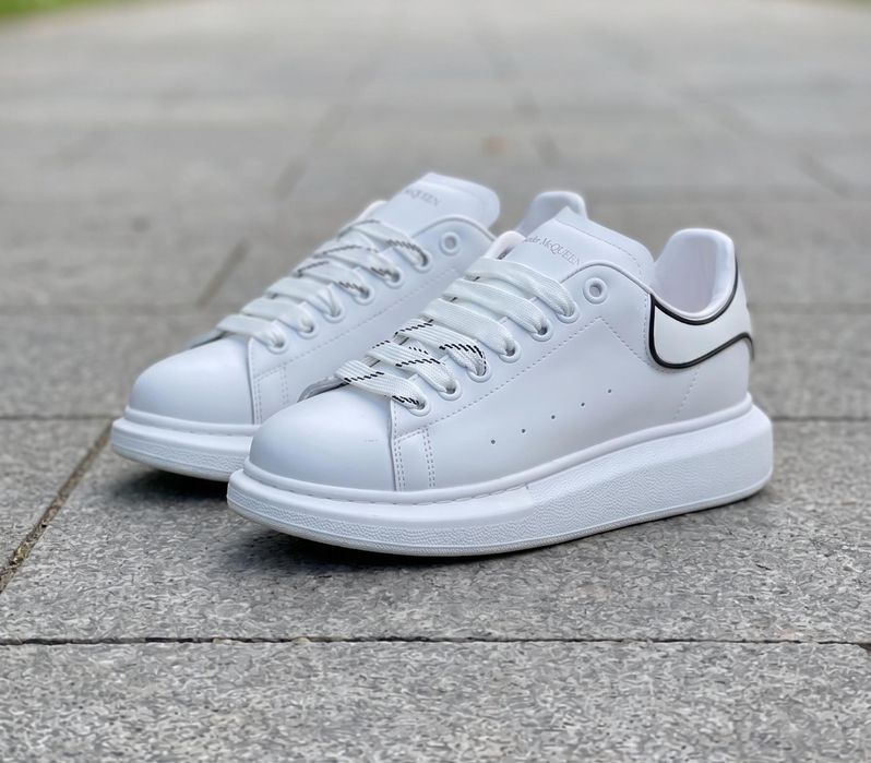 Adidasi Alexander McQueen Alb Black Line