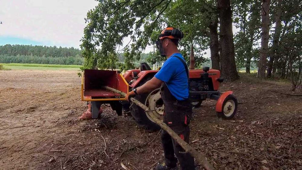 tocător crengi la tractor  r 80