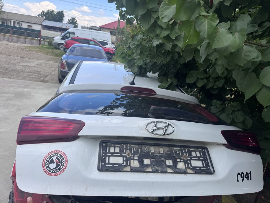 Haion spate complet lampa stop spate stanga dreapta bara spate Hyundai i20 2014-2020