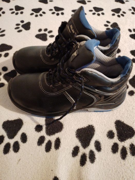 Продам мужские рабочие ботинки