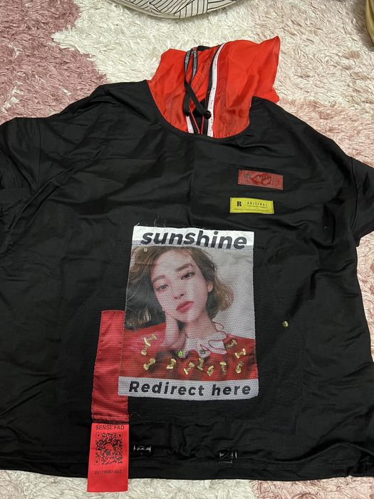 Tricou dama cu maneca scurta si gluga