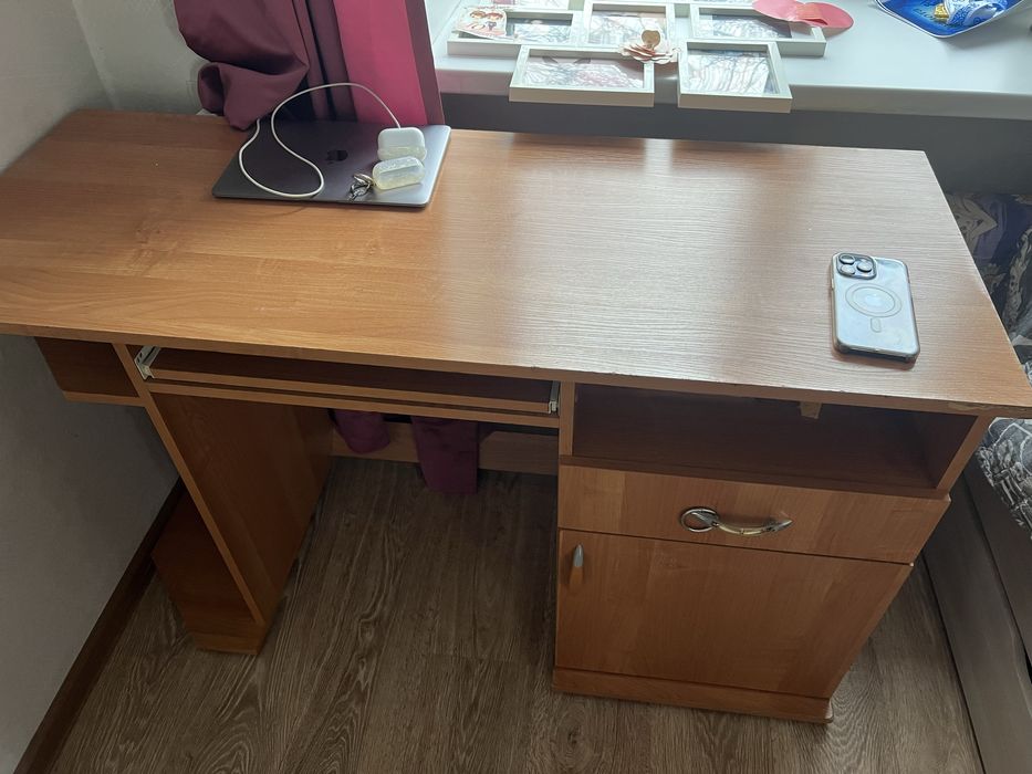 Продам ученический стол