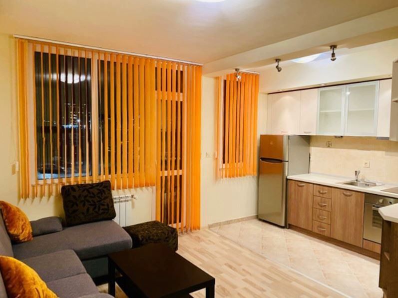 Дава се под наем Тристаен апартамент в София, Младост 4 - 85 кв.м за 687.99 € - Снимка #1