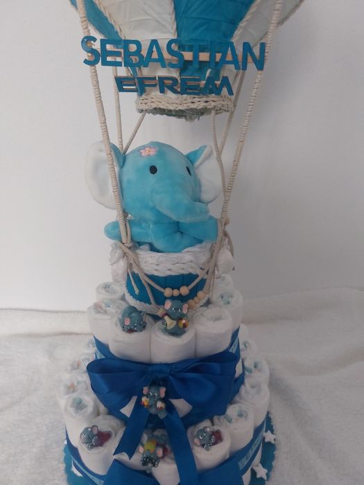 Cutie dar botez și tort decorativ din pampers