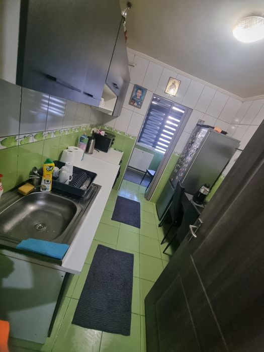 Inchiriez apartament 3 camere 70m²