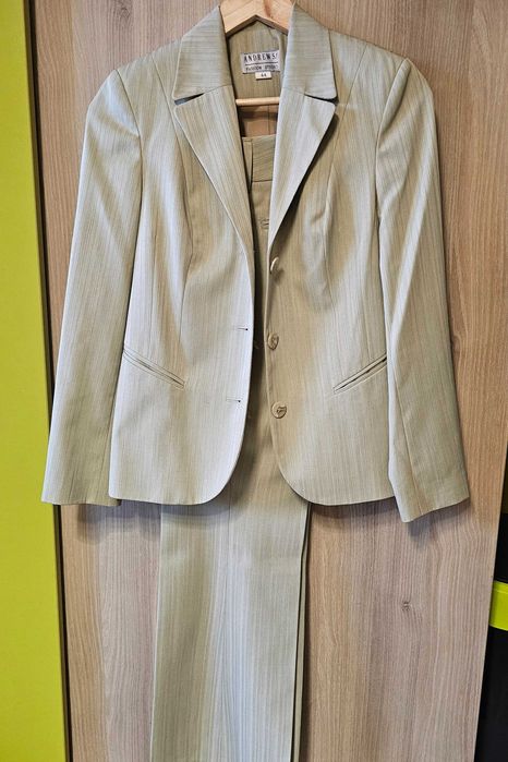 Елегантен дамски костюм Andrews