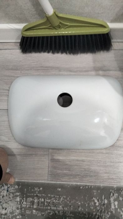 Продам бачок от унитаза