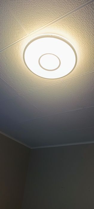 Lustră rotundă  in stare foarte bună