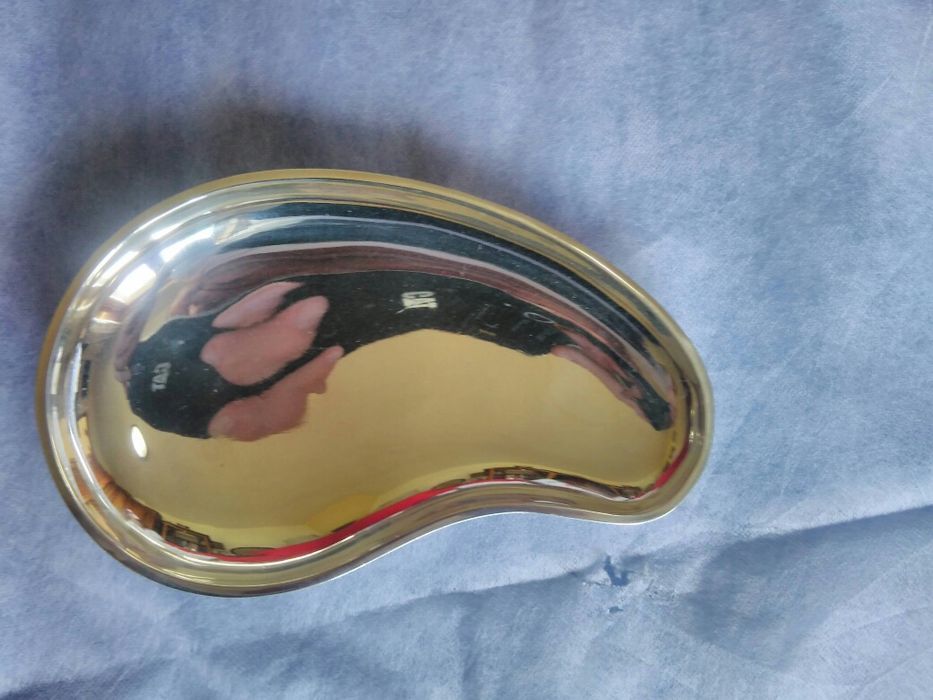 Продавам антикварна сребърна чиния Уникат