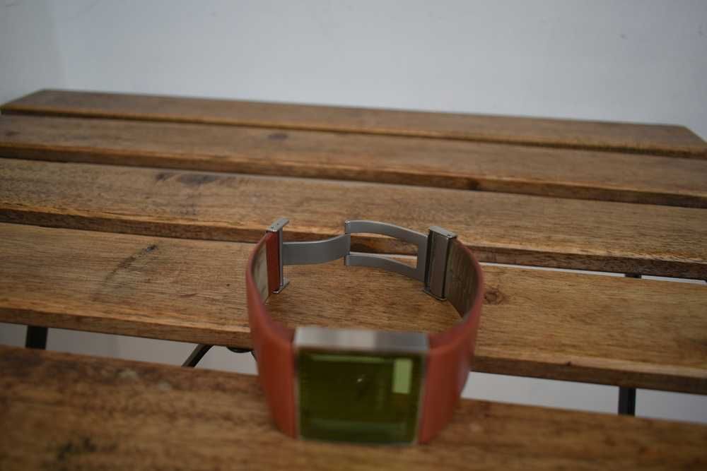 Часовници Fossil Starck и Quicksilver Baron