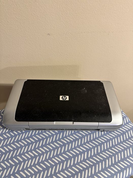 Мобилен цветен принтер HP Deskjet 460 на батерия и wifi
