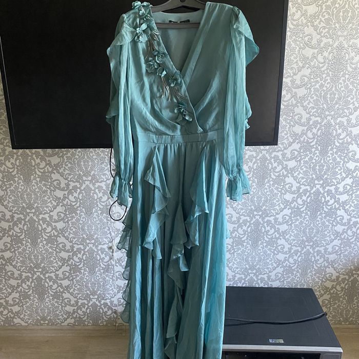 Продам платья новая