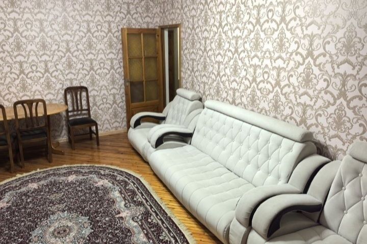 Kvartira srochniy ijaraga beriladi.