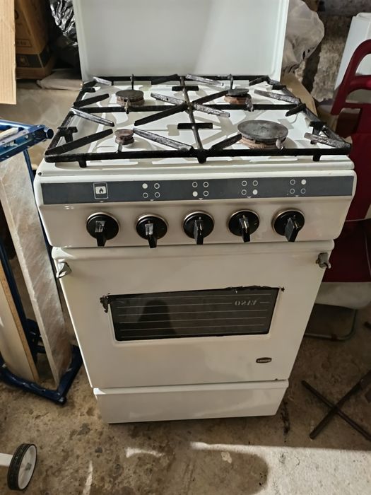 Vand aragaz vechi pe gaz