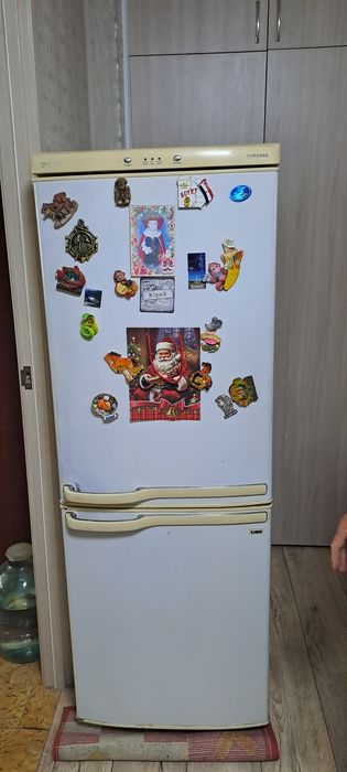 Продам отличный холодильник