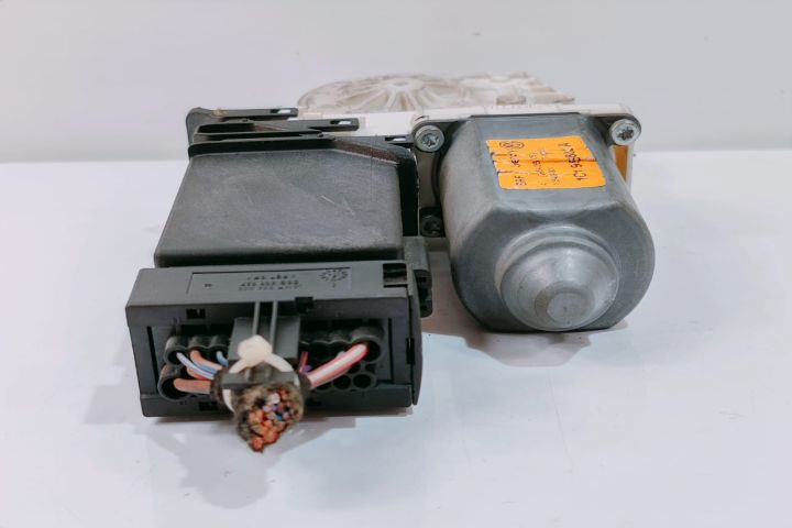 Motoras Macara  Dreapta Fata  1C1959802A Volkswagen VW Beetle a 2-a g