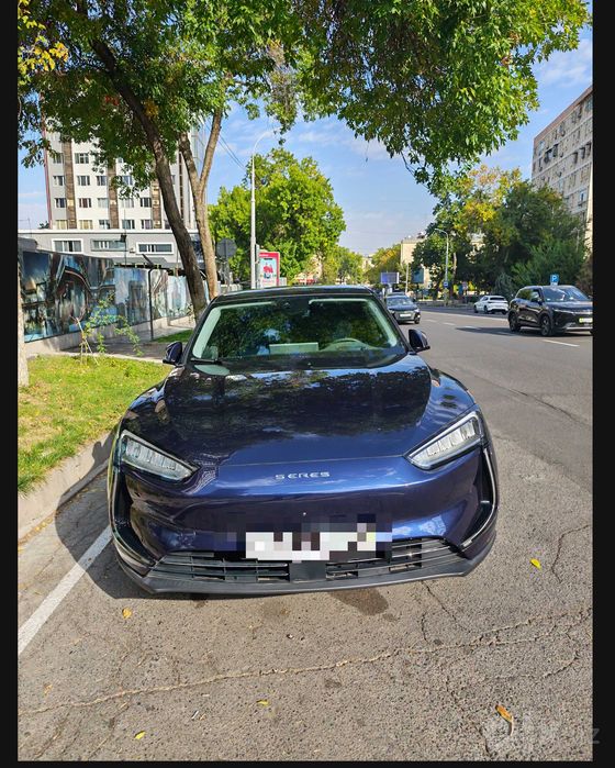 Seres 5 EV (Aito M5)