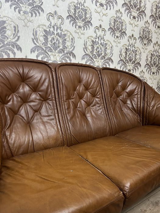 Кожанный диван и кресла