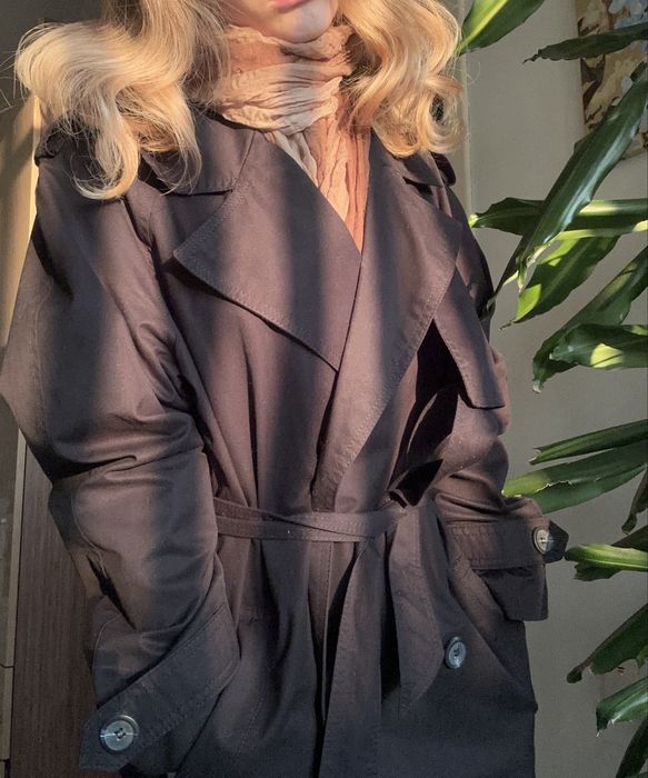 Тренч Bershka черный осенний