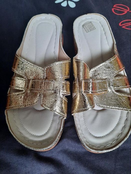 Ортопедични сандали и чехли