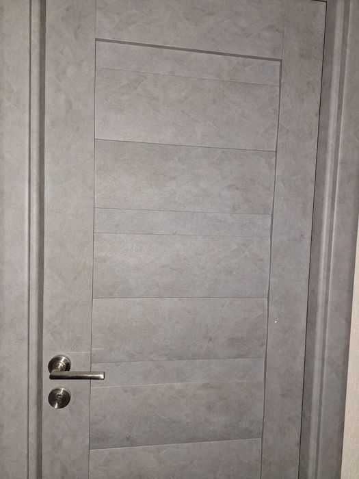 Vând ușă de interior nouă în ambalajul original intactă..