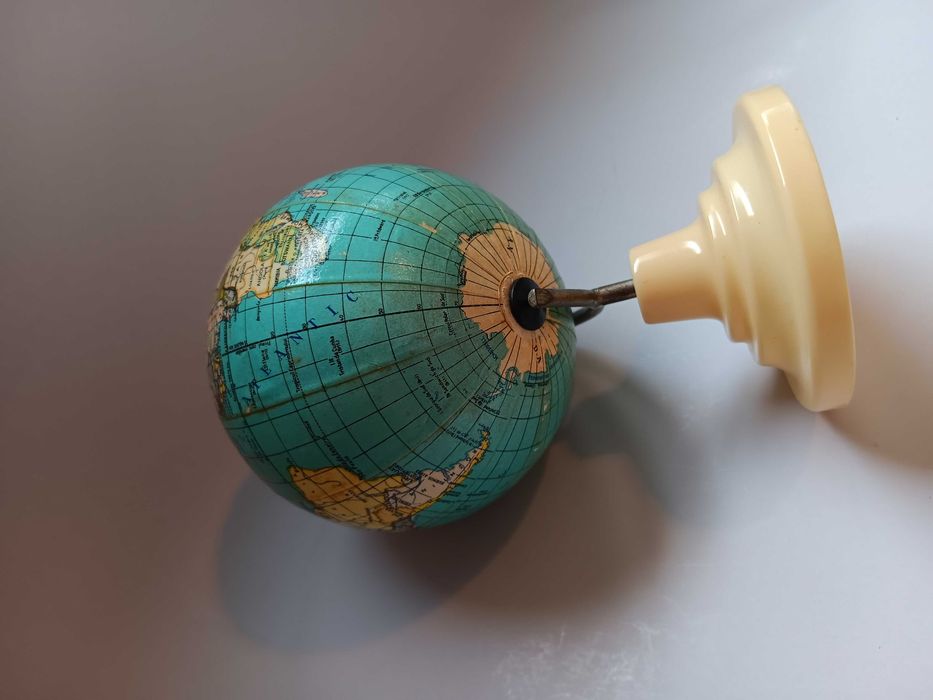 Glob pământesc vechi, dimensiune mica 16,5 cm, perioada Comunista RSR